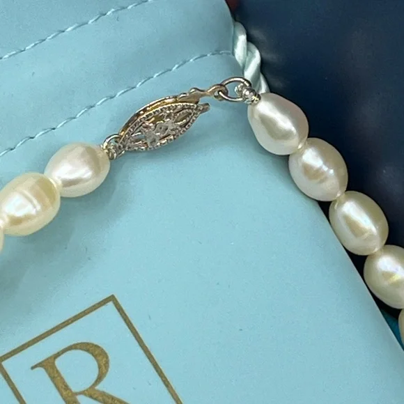 ✨ Ross-Simons 16” Pearl Necklace – Original Pouch & Box ✨ - Picture 15 of 17